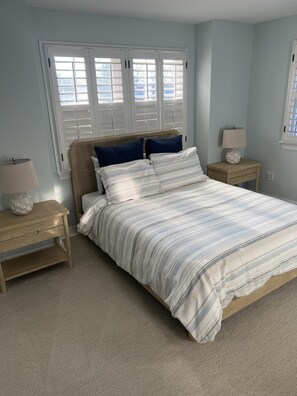 5 bedrooms, desk, iron/ironing board, WiFi - Family friendly beach house with everything you need! (Manasquan)