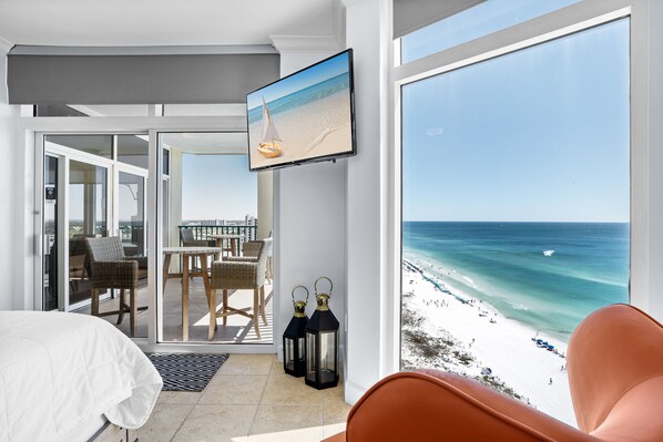3 bedrooms, desk, iron/ironing board, free WiFi - Stunning Bathroom, Beach Views, Corner Condo (Destin)