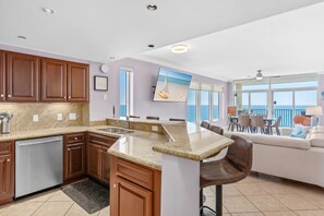 Fridge, microwave, oven, stovetop - Near Destin Harbor, Beach Front, Pool, Balcony, Hot Tub (Destin)