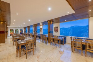 Restaurant - Manaw Valley Resort (Shimla)