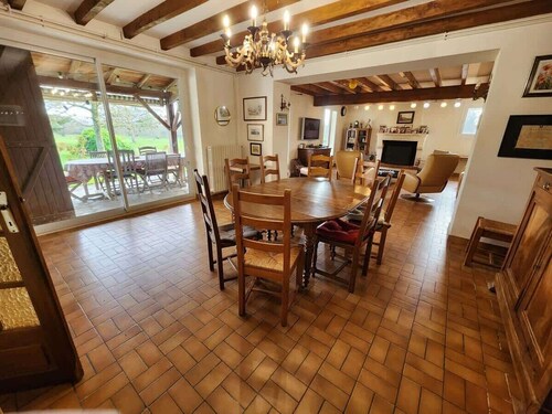 Maison spacieuse avec grand jardin à Valdivienne