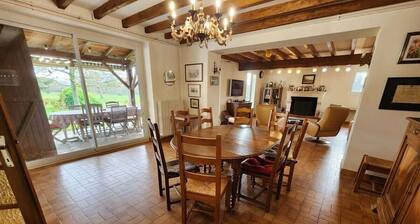 Maison spacieuse avec grand jardin Ă Valdivienne