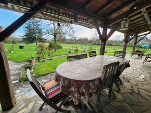 屋外ダイニングエリア