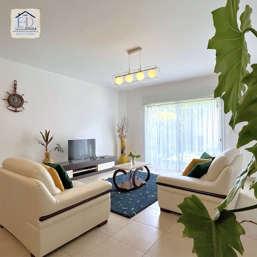 E&D  Apartment With Private Garden, Quiet and Secure Ideal For Families