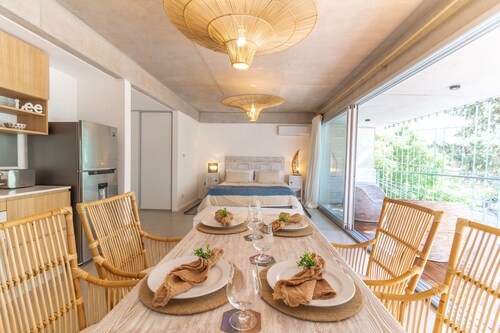 Olivos Harbour Premium Deco Apartment
55 sqm - 400 mb WIFI - pool - gym 