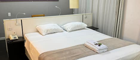 Studio | 1 bedroom, in-room safe, soundproofing, iron/ironing board