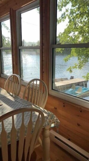 Dining - Island Retreat steps to waters edge (Nipissing)