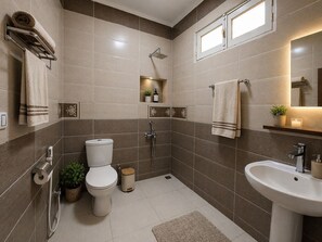 Suite familiar | Baño | Toallas, jabón, champú y papel higiénico