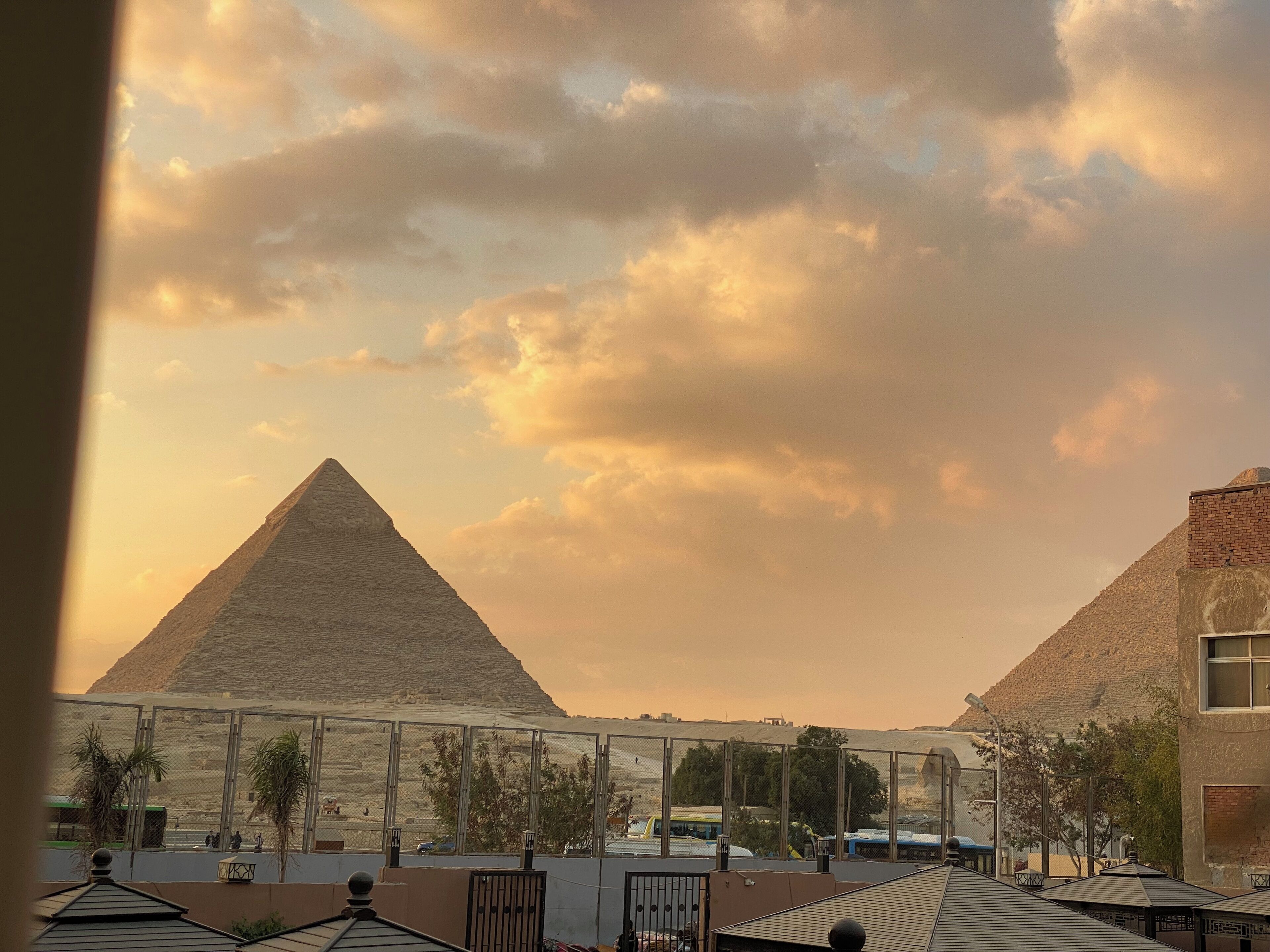 Foto - Anubis kingdom pyramids view
