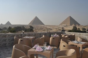 Restaurant - Anubis Kingdom Pyramids View (Giza)
