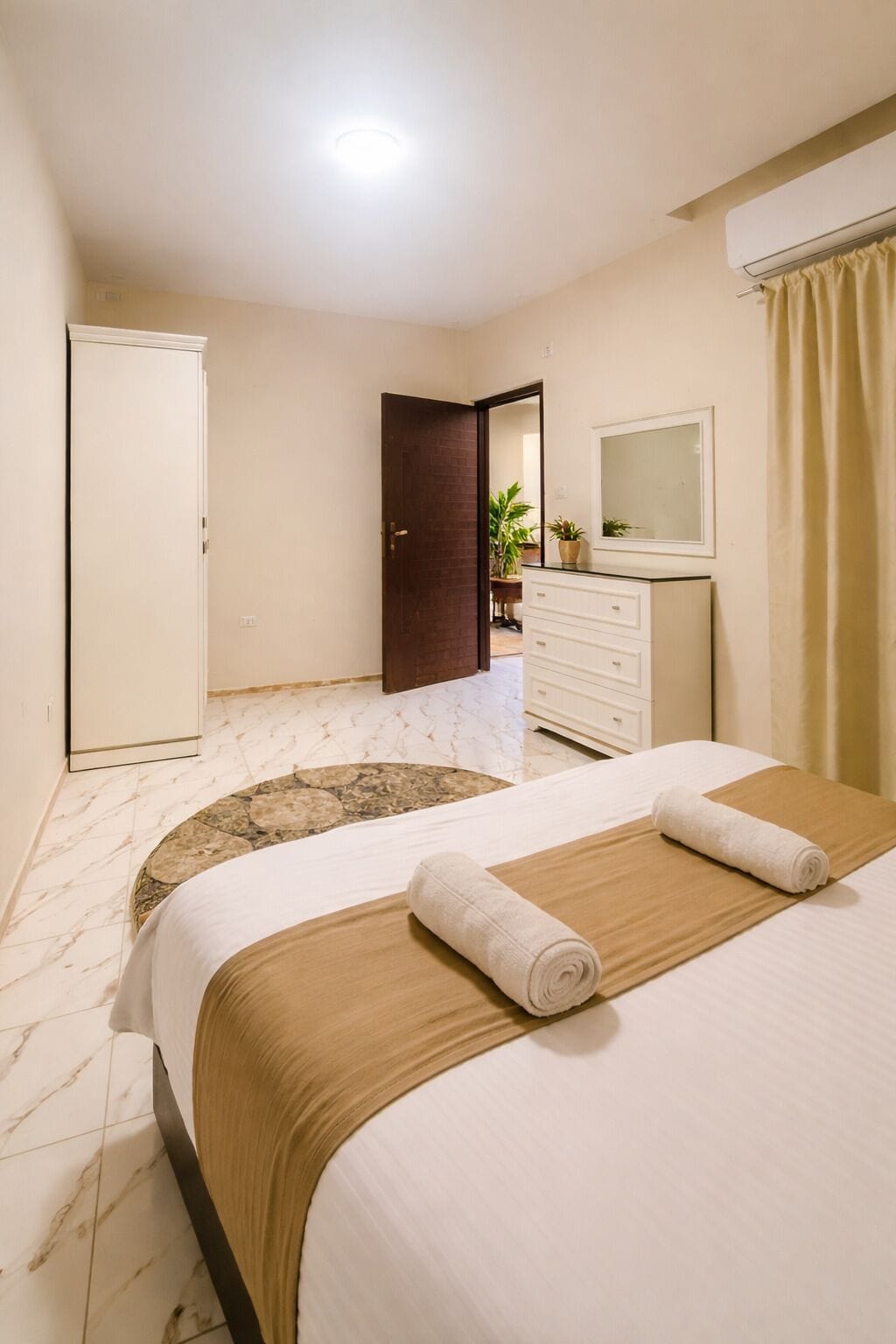 Familiesuite, 2 soverom, massasjebadekar, fjellutsikt | Sengetøy i egyptisk bomull og sengetøy av topp kvalitet