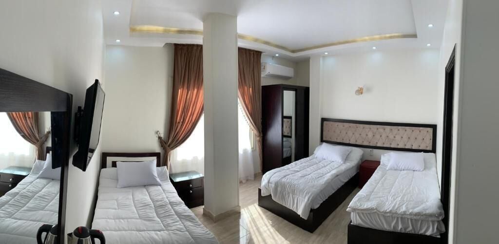 Foto - Anubis kingdom pyramids view