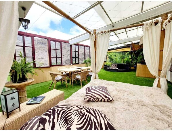 1 bedroom, desk, iron/ironing board, WiFi