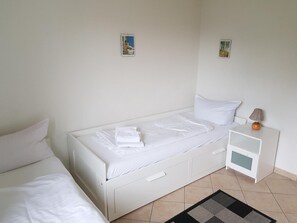 1 bedroom, free WiFi, bed sheets