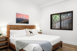 Luxury Condo, 2 Bedrooms, Kitchen, River View - Horsefeathers Hotel (Hood River)