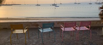 Studio Avec Terrasse Plein Centre Ville Face à la Mer, à 50 Mètres de la Plage