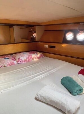 Iron/ironing board, WiFi, bed sheets - Floating House - Romantische woonboot in de haven van Rome (Lido di Ostia)