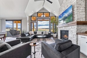 Smart-TV, Kamin, Tischtennisplatte, Stereoanlage