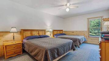 4 bedrooms, iron/ironing board, travel crib, free WiFi