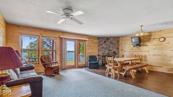 Télévision, cheminée