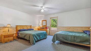 4 bedrooms, iron/ironing board, travel cot, free WiFi