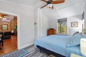 2 bedrooms, travel crib, free WiFi, bed sheets