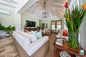 Villa, 3 camere da letto, piscina privata, vista giardino | Area soggiorno