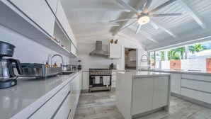 Unclassified image, 5 of 30, button - Luxurious 3 Br Golf Villa (La Romana)