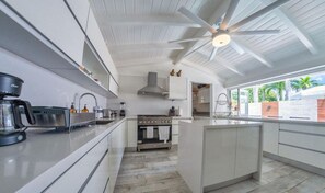 Vila, 3 quartos, piscina particular, vista para o jardim | Parte interna