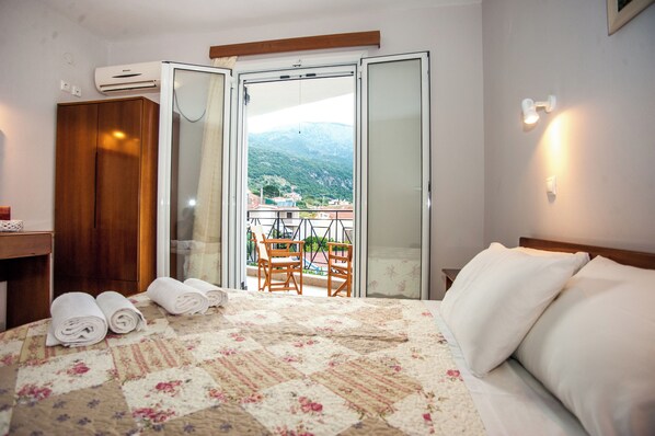 Standard Apartment, Balcony