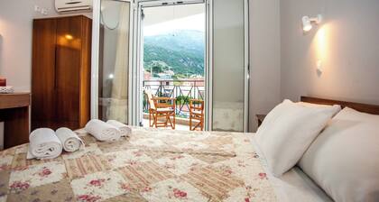 Captain Georgio Apartments