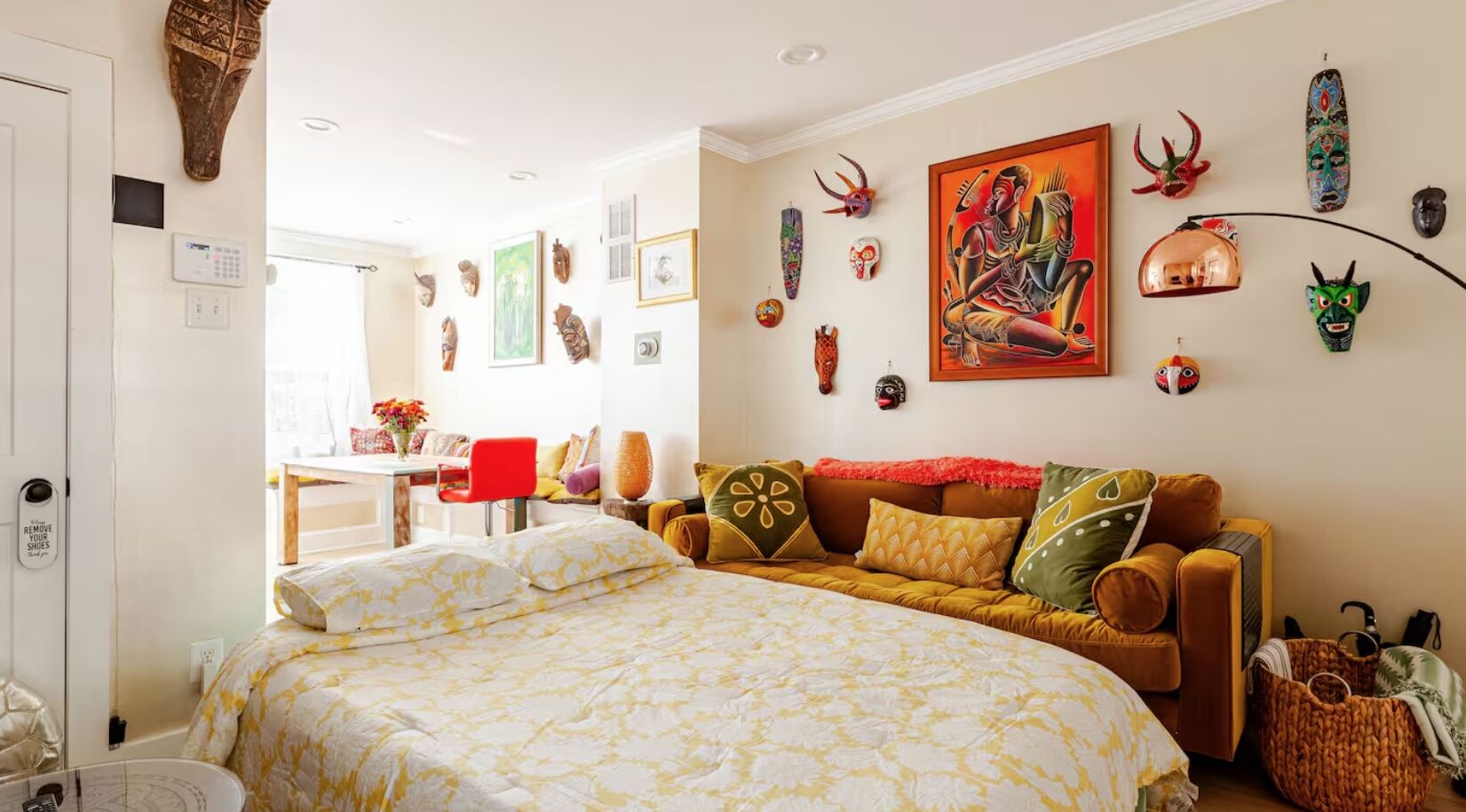 2 bedrooms, desk, iron/ironing board, travel crib