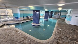 屋内プール、屋外プール