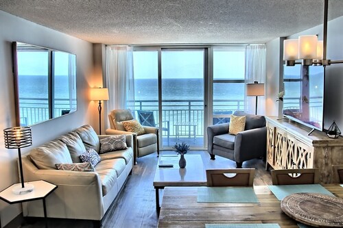 Oceanfront Paradise 10th fl condo, awesome view, great location, EZ beach access