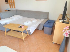 Appartamento, 1 camera da letto, balcone, vista città | 2 camere