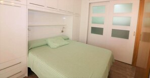 2 camere, ferro/asse da stiro