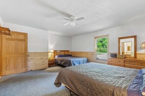 4 Schlafzimmer, Bügeleisen/Bügelbrett, Reisekinderbett, kostenloses WLAN