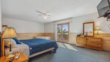 4 bedrooms, iron/ironing board, travel crib, free WiFi