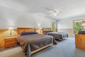 4 bedrooms, iron/ironing board, travel cot, free WiFi