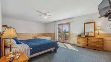 4 bedrooms, iron/ironing board, travel cot, free WiFi