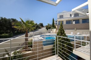 Pool - Ashlin Seaside Luxury Apartment (Almyrida)