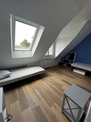 4 sovrum, skrivbord, strykjärn/strykbräda och wi-fi