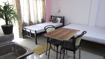 5 bedrooms, WiFi, bed sheets