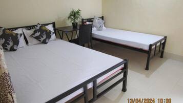 5 bedrooms, WiFi, bed sheets