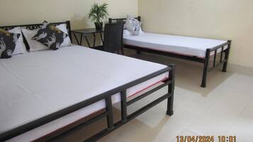 5 bedrooms, WiFi, bed sheets