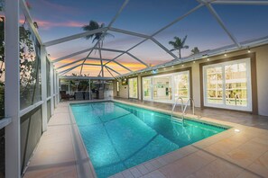Outdoor pool, a heated pool - Gulf Breeze Haven (Cape Coral)