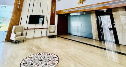 Vrindavan Greens by Hotel Ramdarbar