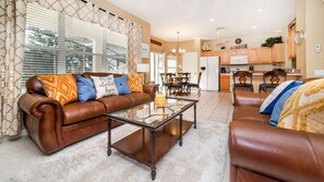 Smart TV - Waterpark Inc-Private Pool & Spa-Star Wars Games Room-Themed Bedroom-Free Wifi (Kissimmee)