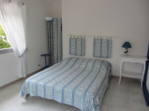 4 camere, ferro/asse da stiro, Wi-Fi gratuito