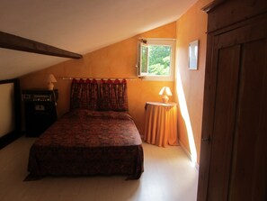 4 Schlafzimmer, Bügeleisen/Bügelbrett, kostenloses WLAN